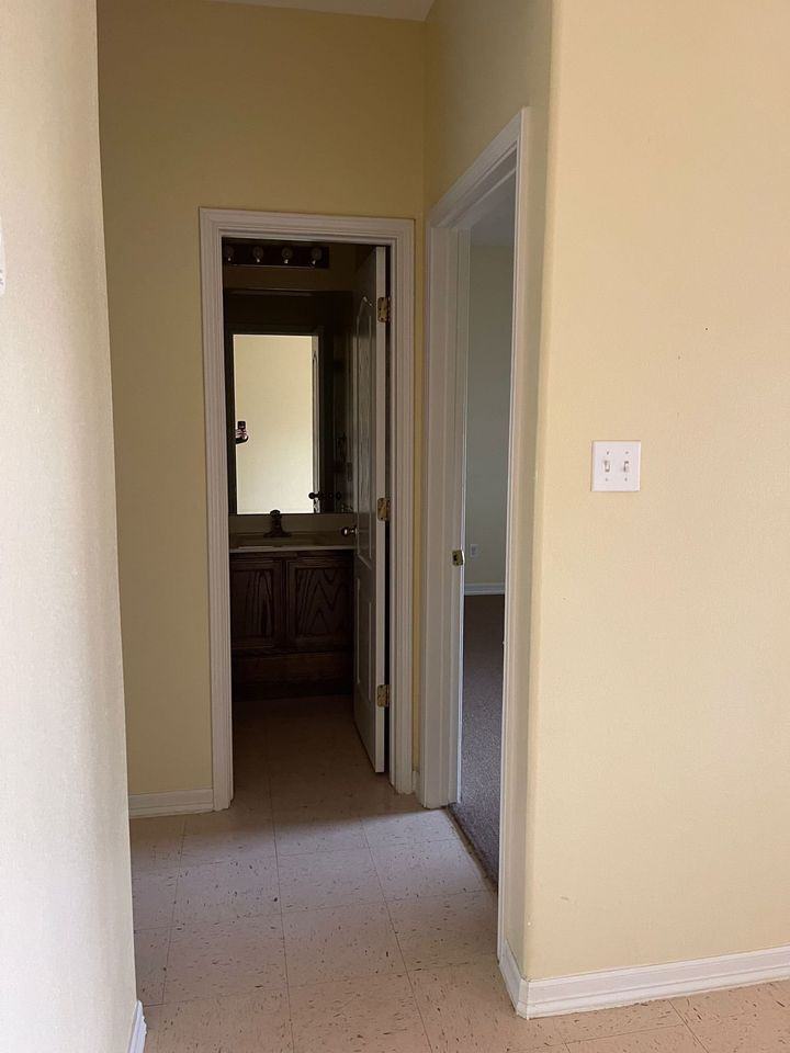 608 Buena Vista Dr - Photo 2 of 12