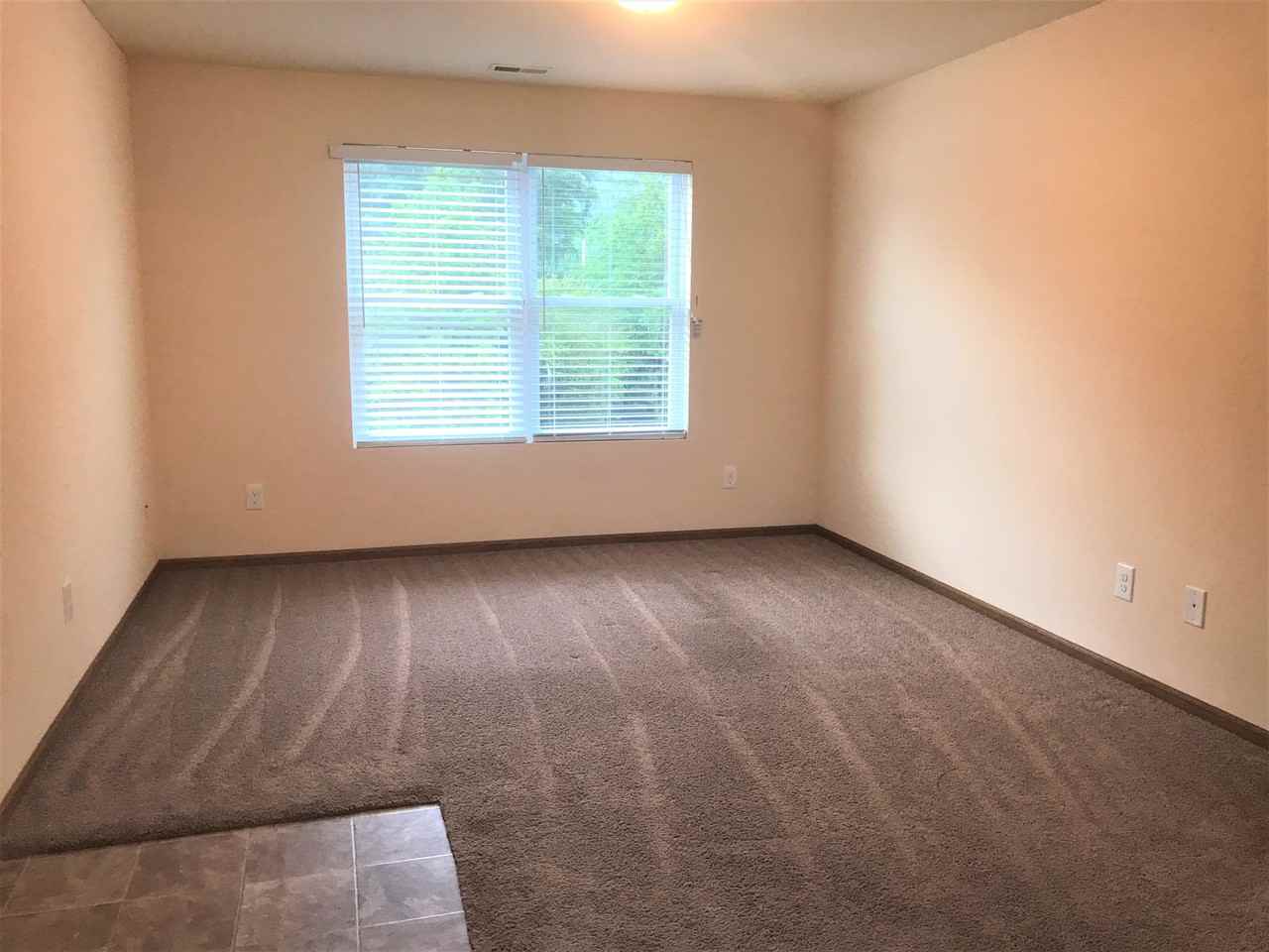 1247 Pike St - Photo 2 of 11