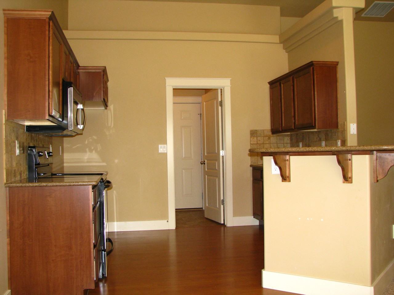 1079 N College Rd - Photo 3 of 6