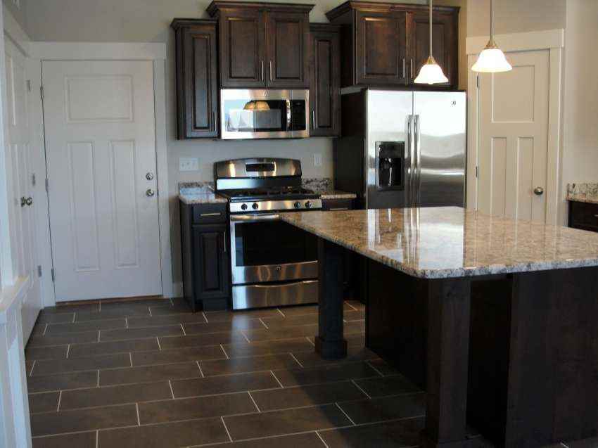 2185 East Nye Circle - Photo 3 of 17