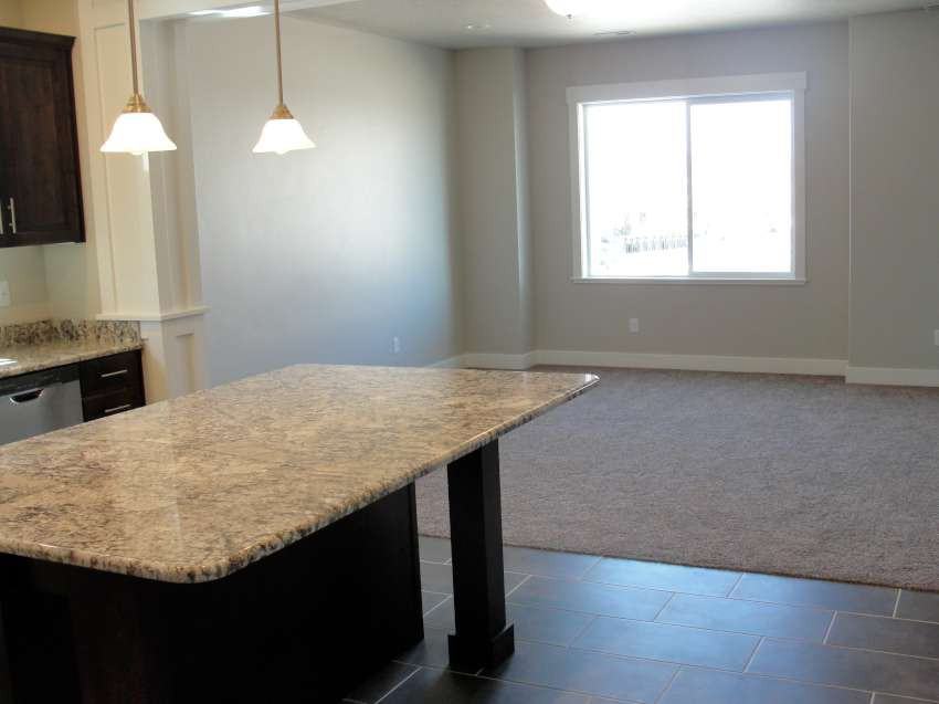 2185 East Nye Circle - Photo 5 of 17