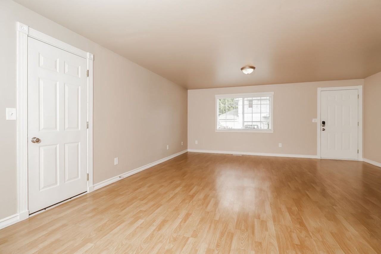 706 89th Ave Se - Photo 2 of 19