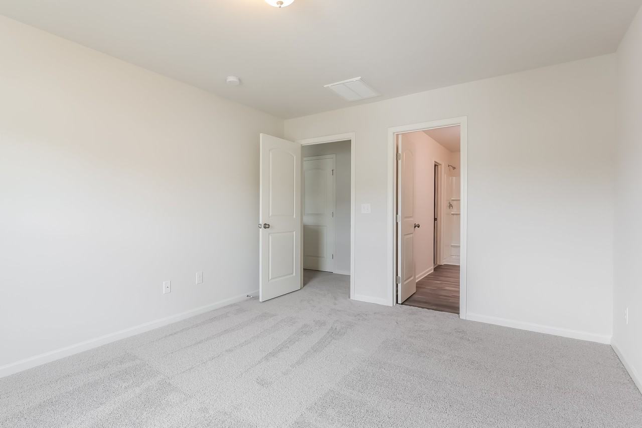 679 Farmstead Trl - Photo 3 of 15