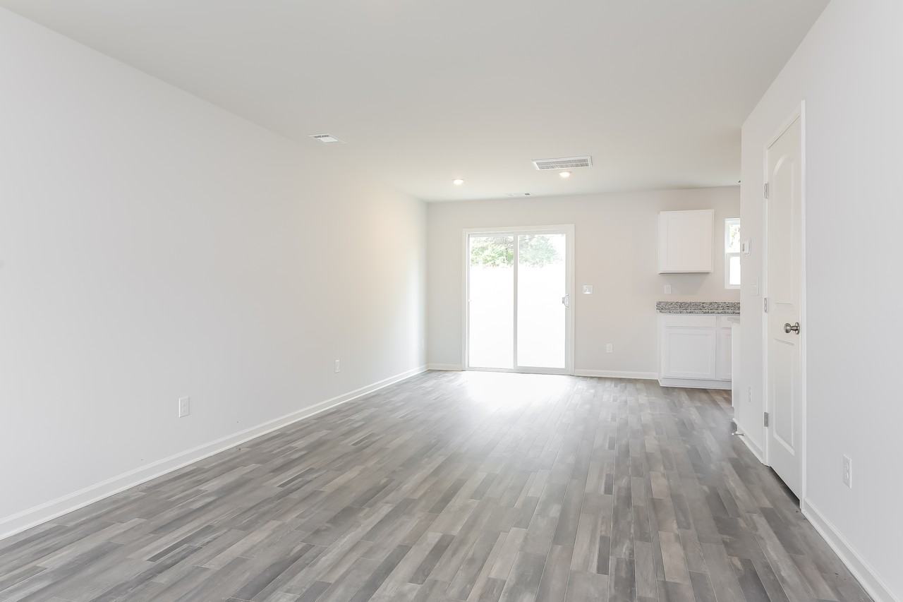 679 Farmstead Trl - Photo 6 of 15