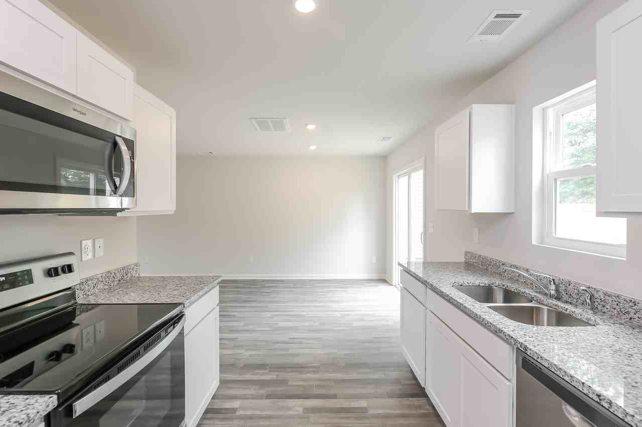 679 Farmstead Trl - Photo 7 of 15