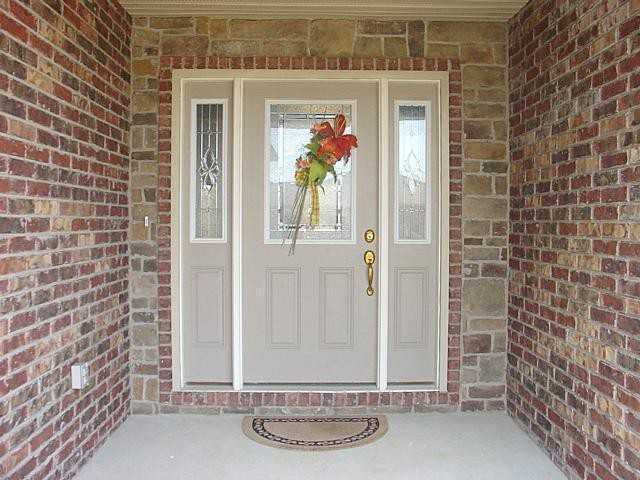 339 S Mahn Ave - Photo 3 of 30