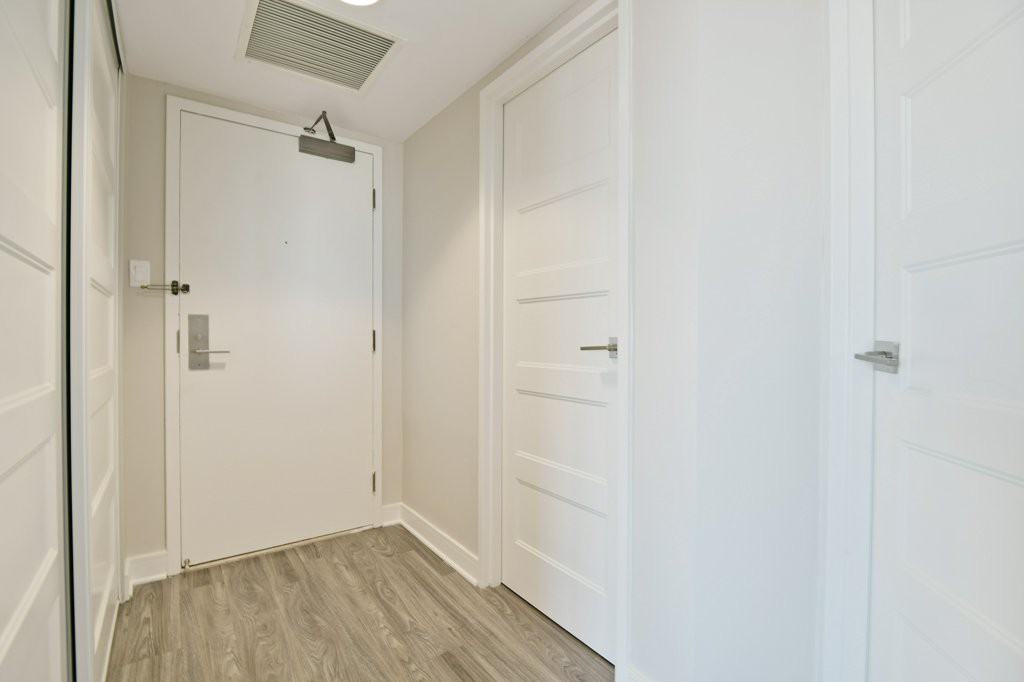 186 Lyon Street North #1413