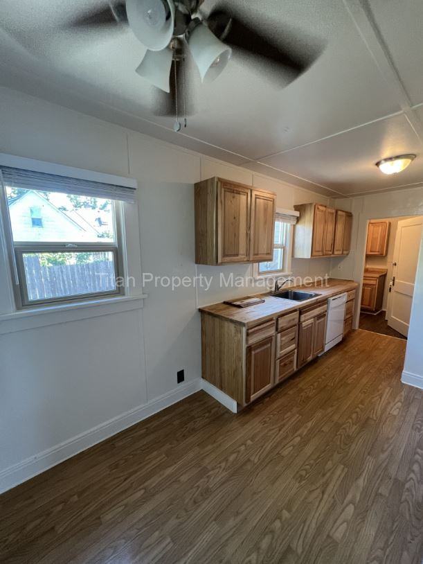 13940 Southeast Rupert Drive - Photo 3 of 10