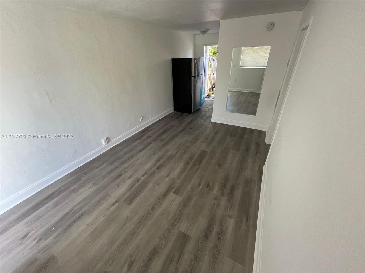 231 15th St Sw - Photo 3 of 4
