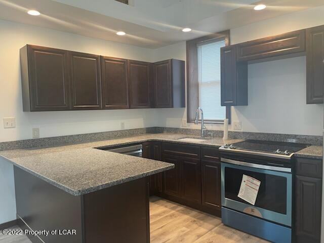 372 N Hunter Hwy - Photo 2 of 11