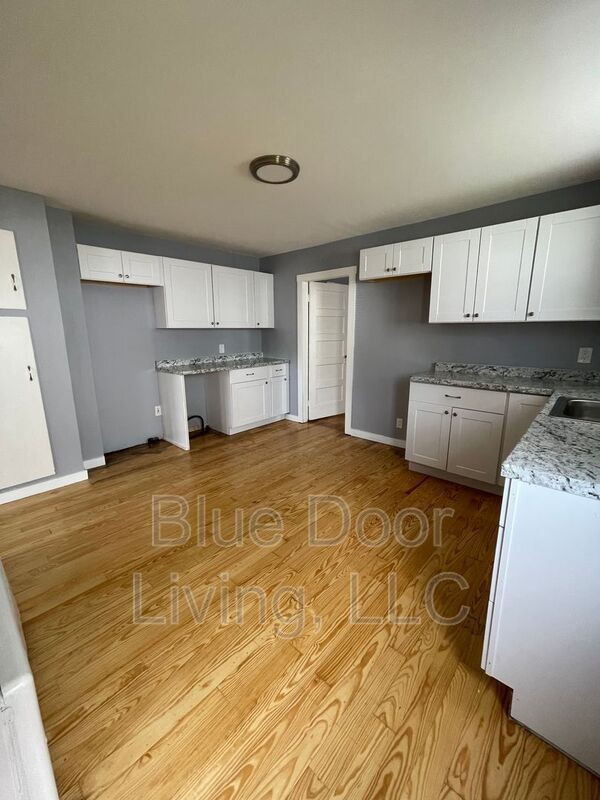 510 Montgomery St - Photo 2 of 9