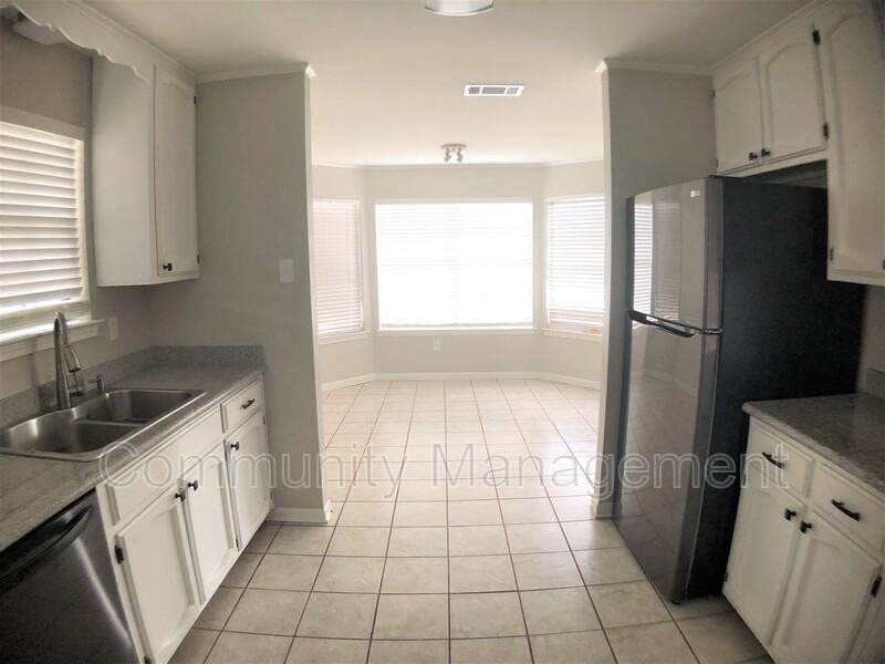 7910 Bayou Fountain Ave - Photo 4 of 12