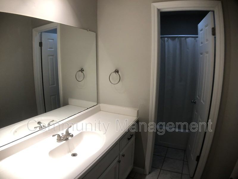 7910 Bayou Fountain Ave - Photo 6 of 12