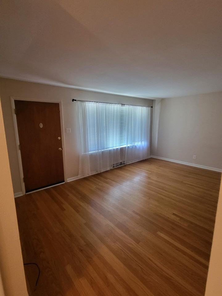 1015 Lindsay Ln #1 - Photo 2 of 13