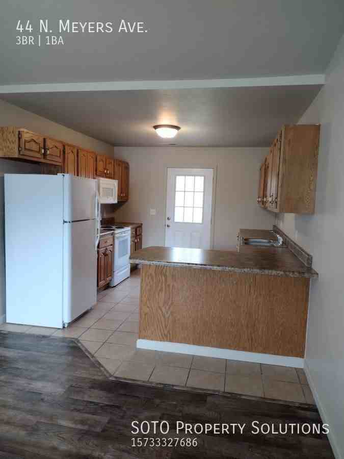 44 Meyers Ave - Photo 3 of 13