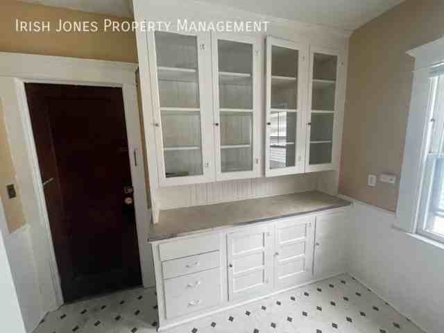 86 Longview Ave #2 - Photo 2 of 9