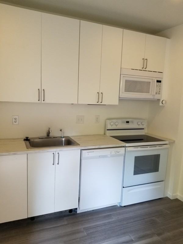 7612 Carteret Rd - Photo 5 of 16