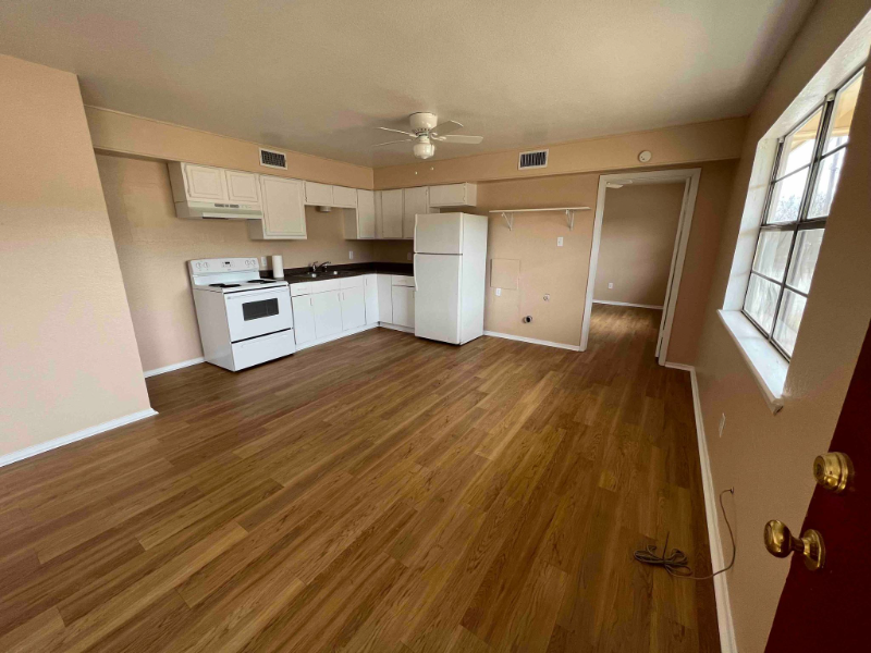 1814 Springlake W - Photo 3 of 8