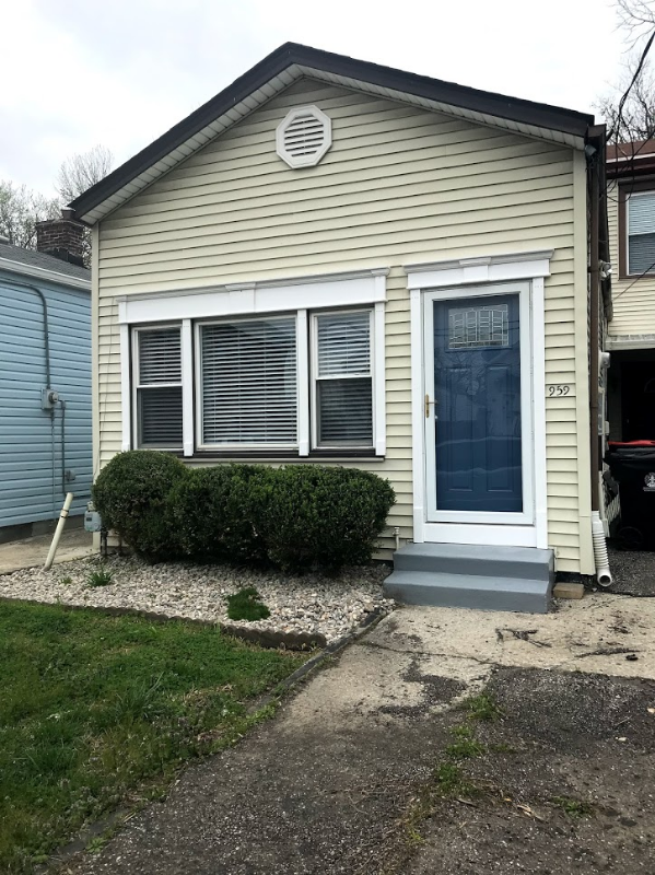 959 Goss Ave - Photo 2 of 34