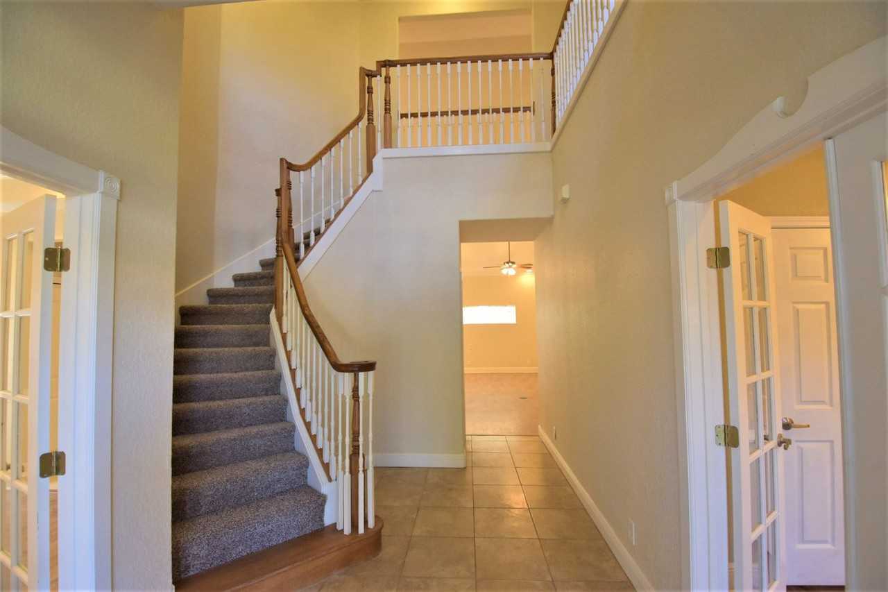 5248 Chiswick Cir - Photo 3 of 17