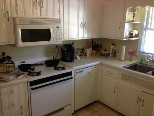 118 Lone Oak Dr - Photo 2 of 10