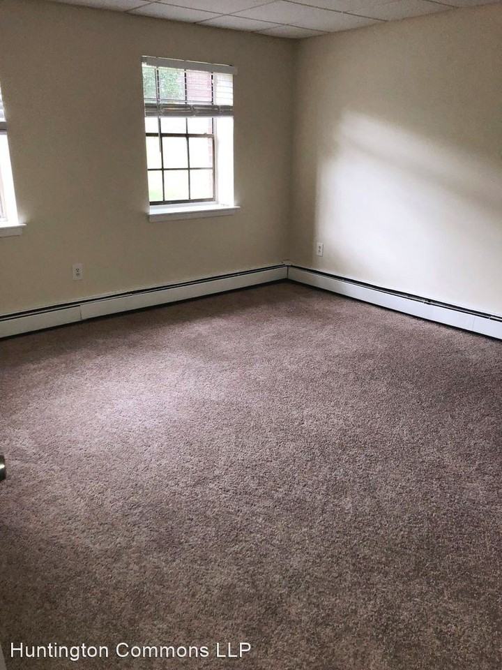 Sycamore Lane Charter Oak Street - Photo 2 of 4