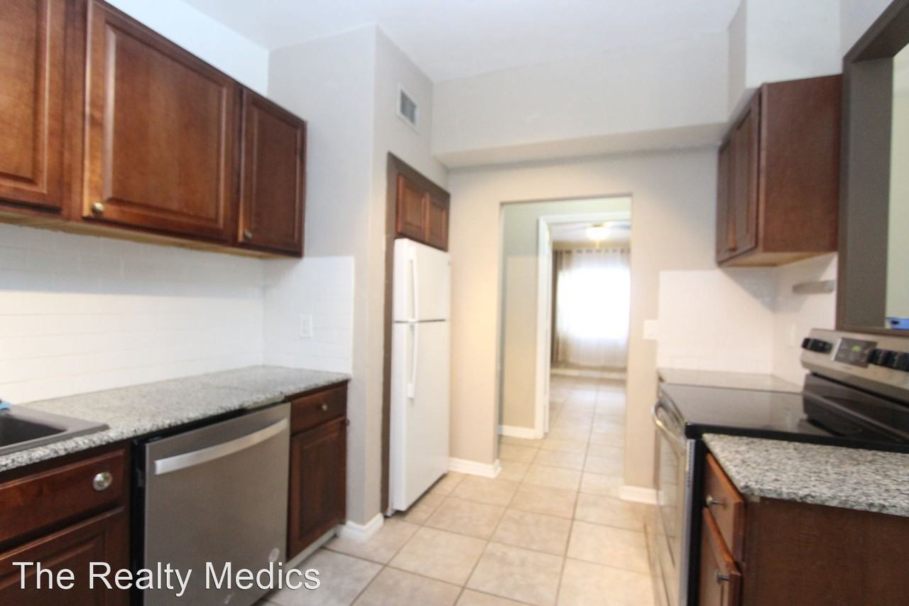 806 E Livingston St - Photo 3 of 11