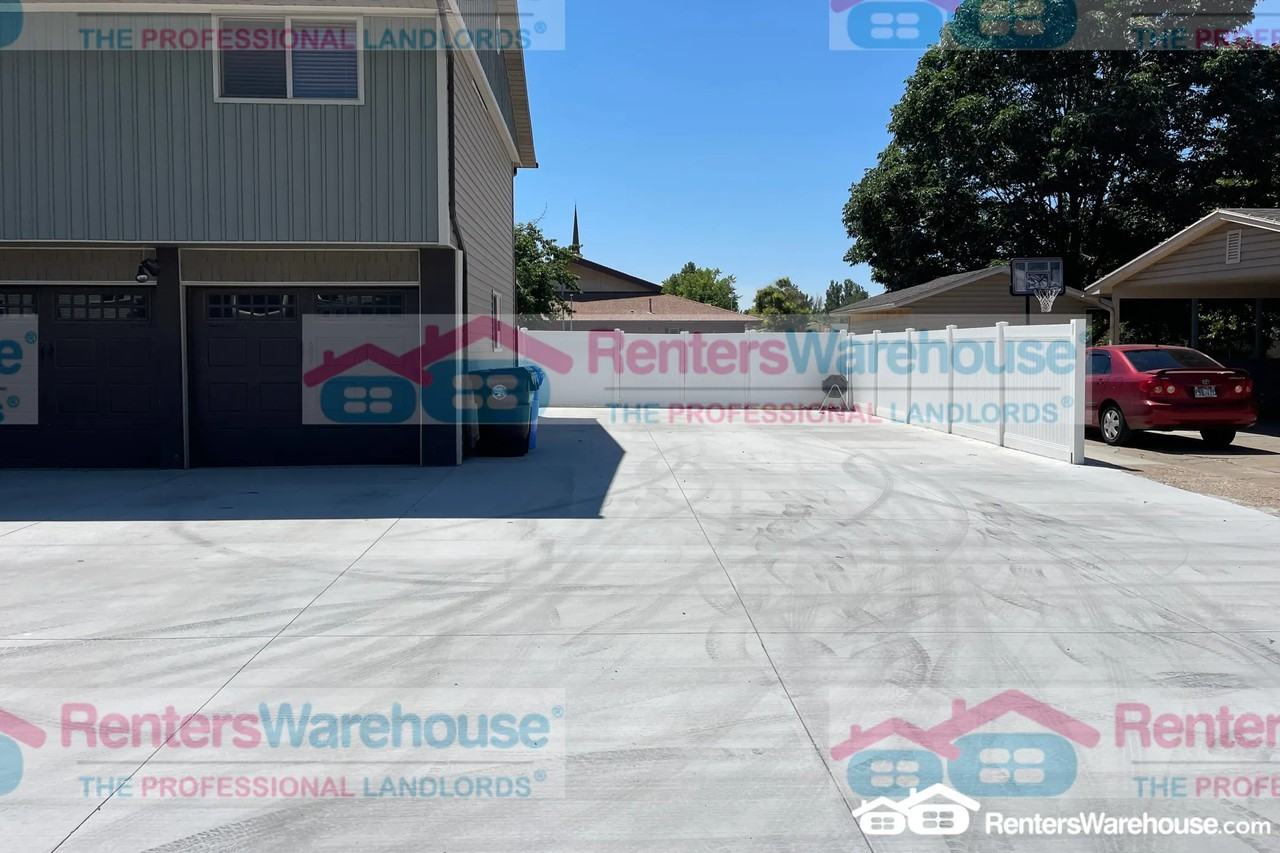 567 W 2050 N - Photo 2 of 18