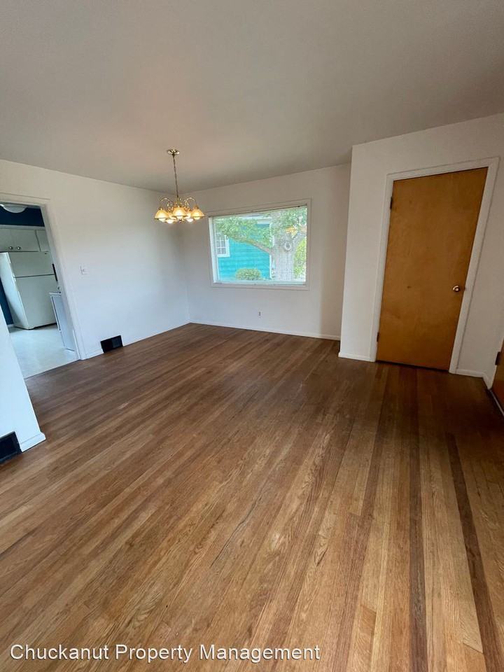 2845 Broadway - Photo 3 of 28