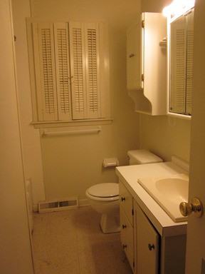 801 Holliday Dr - Photo 2 of 13