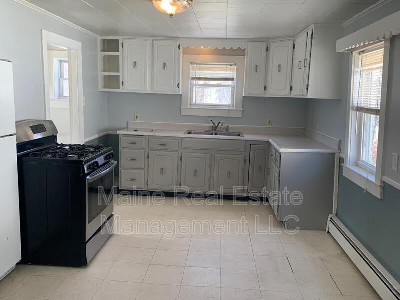 322 Grove St - Photo 2 of 31