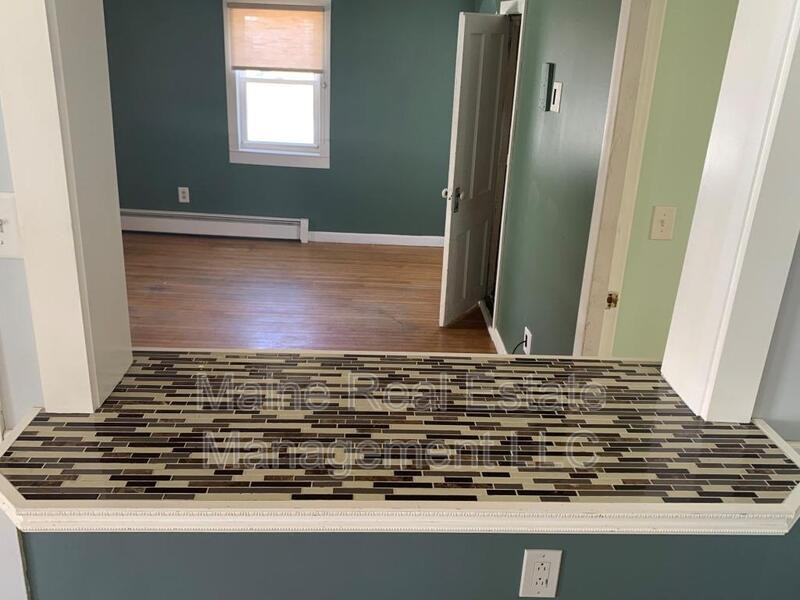 322 Grove St - Photo 3 of 31