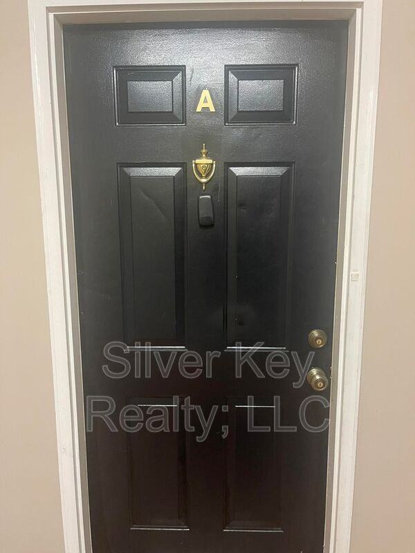 217 E Washington Ave #A - Photo 2 of 11