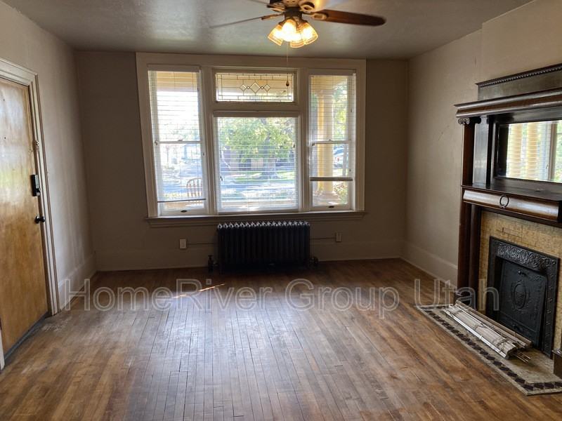 1636 S St #1 - Photo 4 of 16