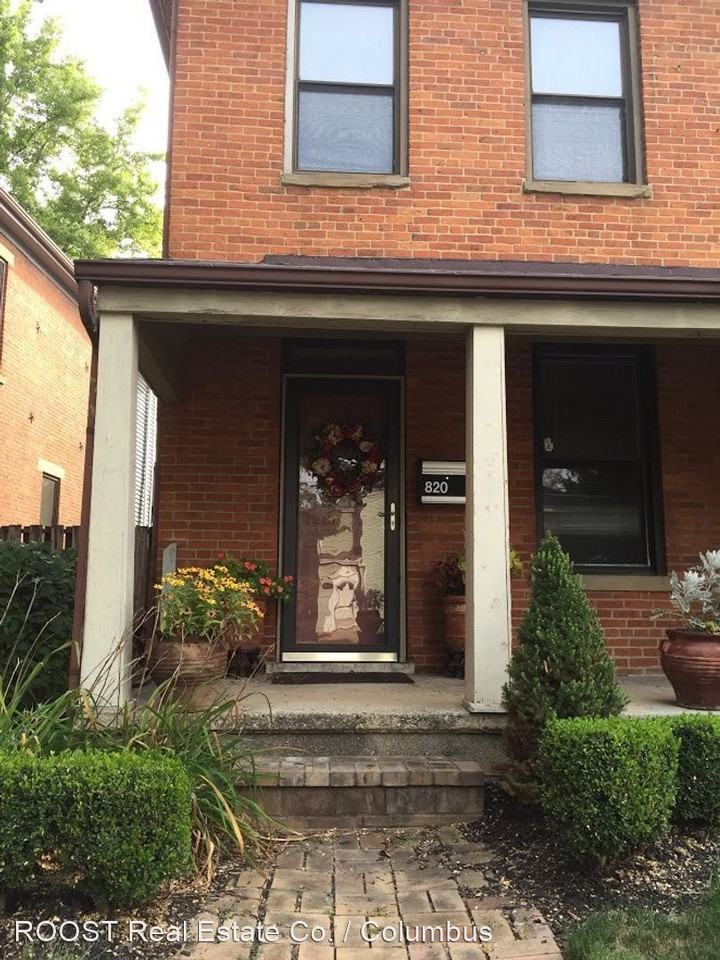 820 Summit St - Photo 2 of 35