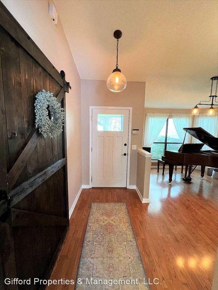 404 Harvest Bend Dr - Photo 2 of 32