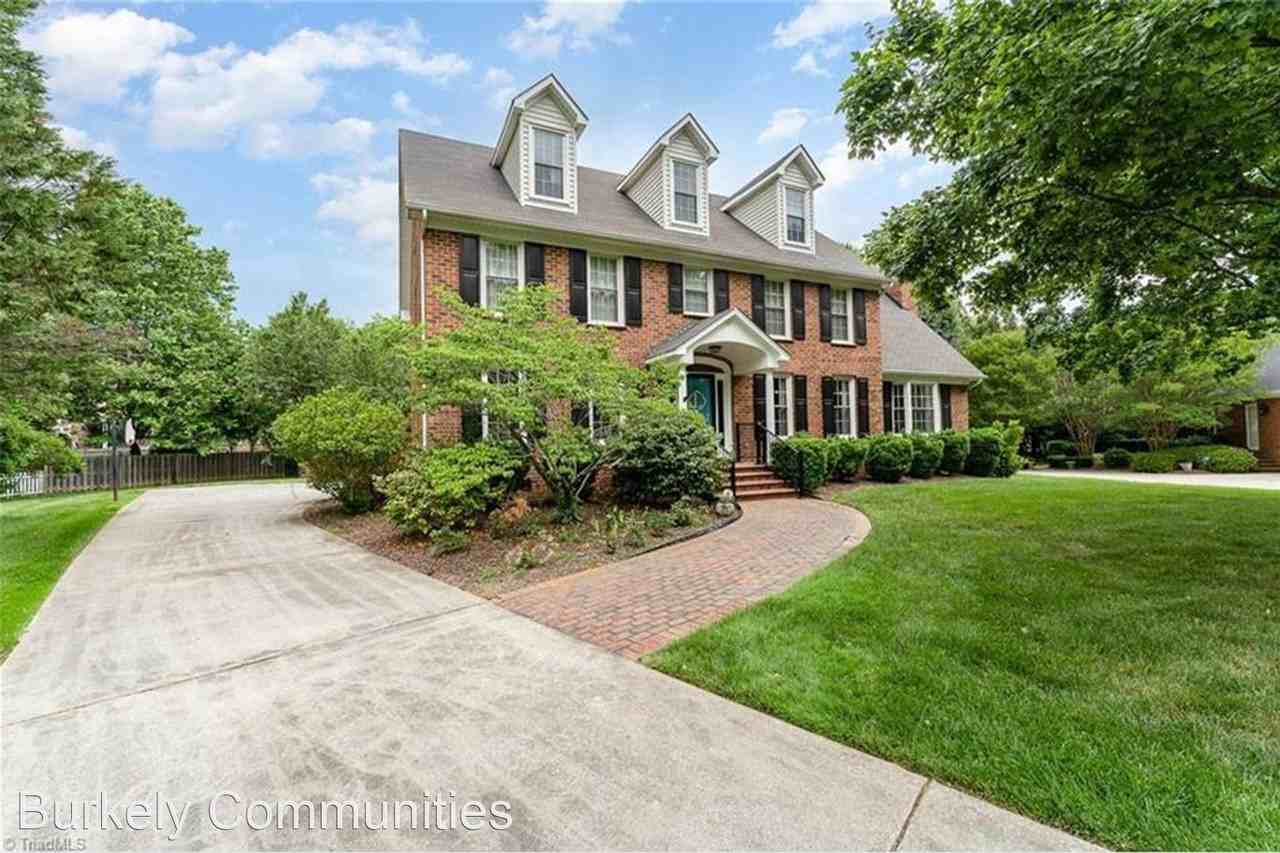 10 Hobbs Pl - Photo 2 of 18