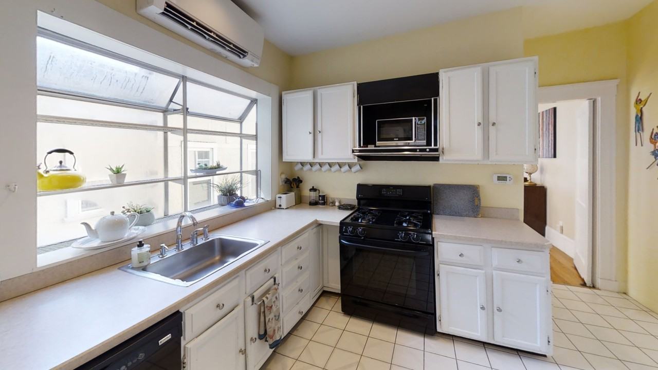 307 Tappan St #3 - Photo 5 of 14