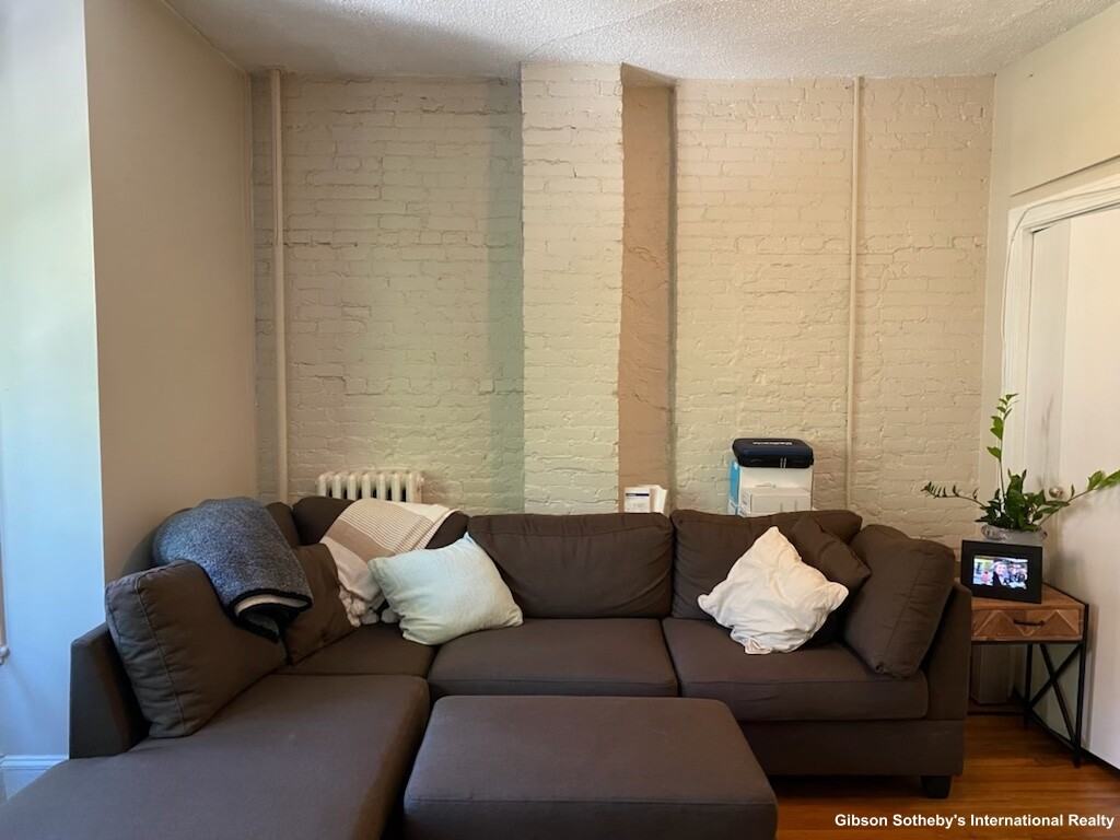 17 Dartmouth Pl #2 - Photo 3 of 11