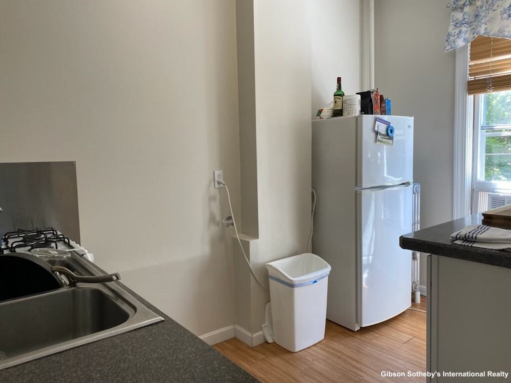 17 Dartmouth Pl #2 - Photo 6 of 11