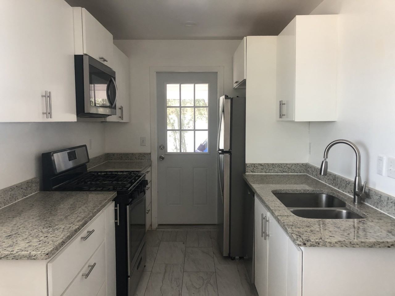 10345 Kellogg St - Photo 3 of 5