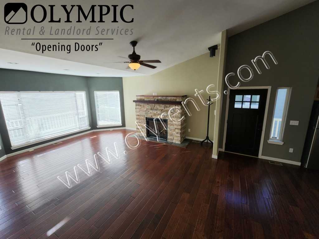 1823 Rose St Ne - Photo 3 of 14