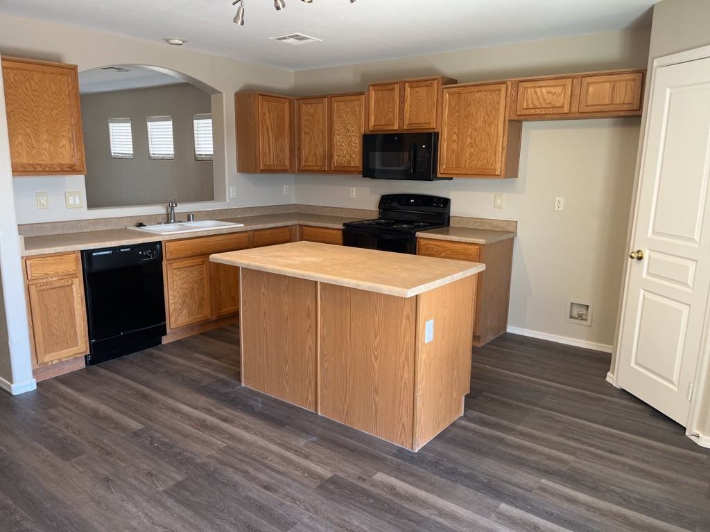 11417 W Rio Vista Ln - Photo 2 of 12