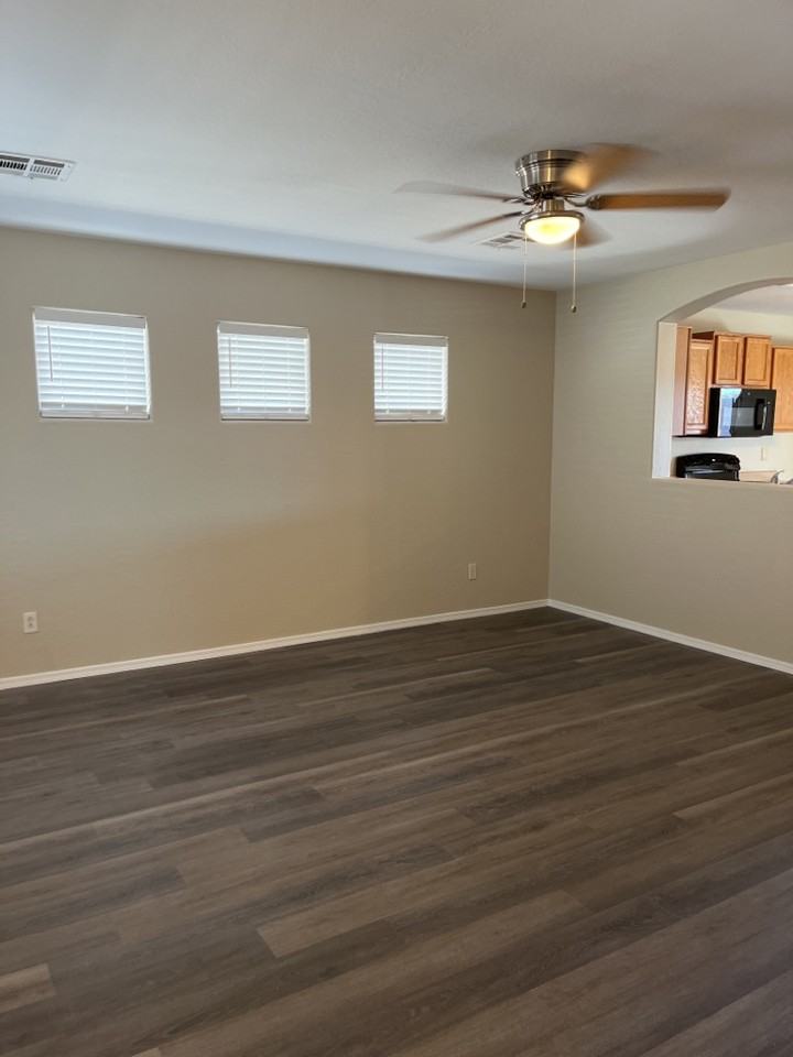 11417 W Rio Vista Ln - Photo 3 of 12