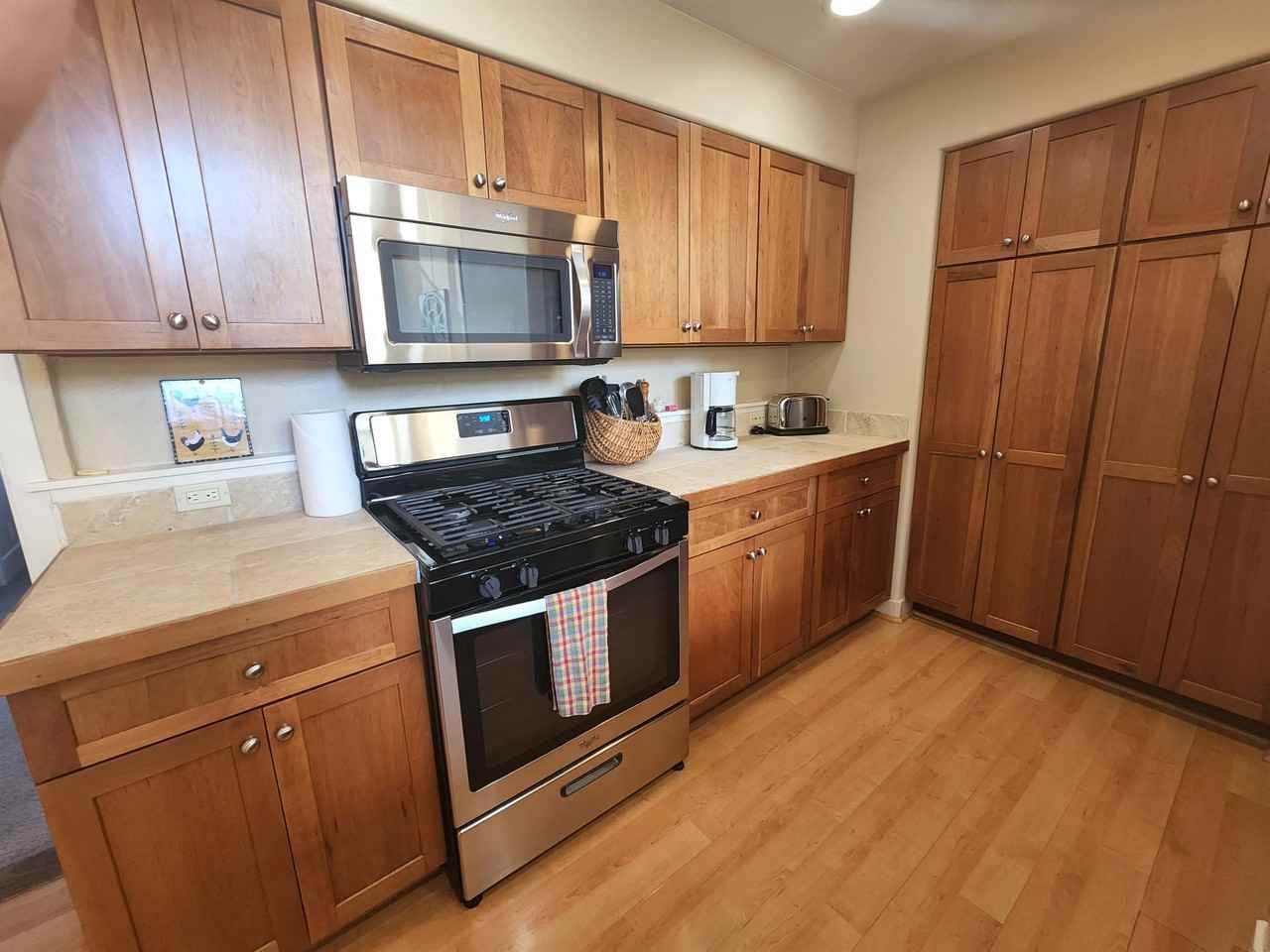 562 Evans Ct #MAIN - Photo 4 of 18