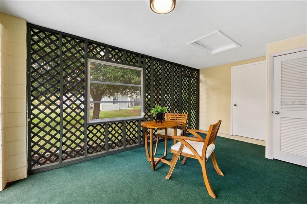 860 Bayshore Dr - Photo 2 of 37