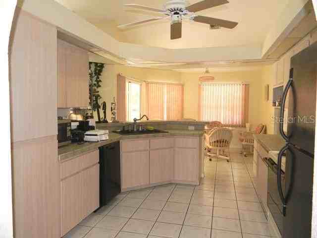 212 Boa Vista Street - Photo 4 of 34