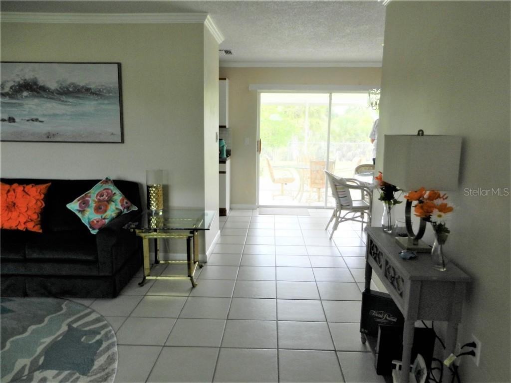 6204 Coralberry Terrace - Photo 7 of 45