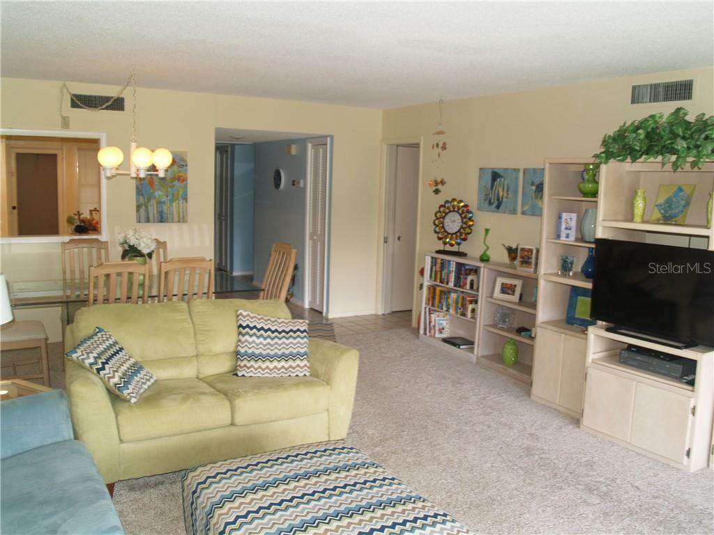 7405 W Country Club Dr N #104 - Photo 3 of 20