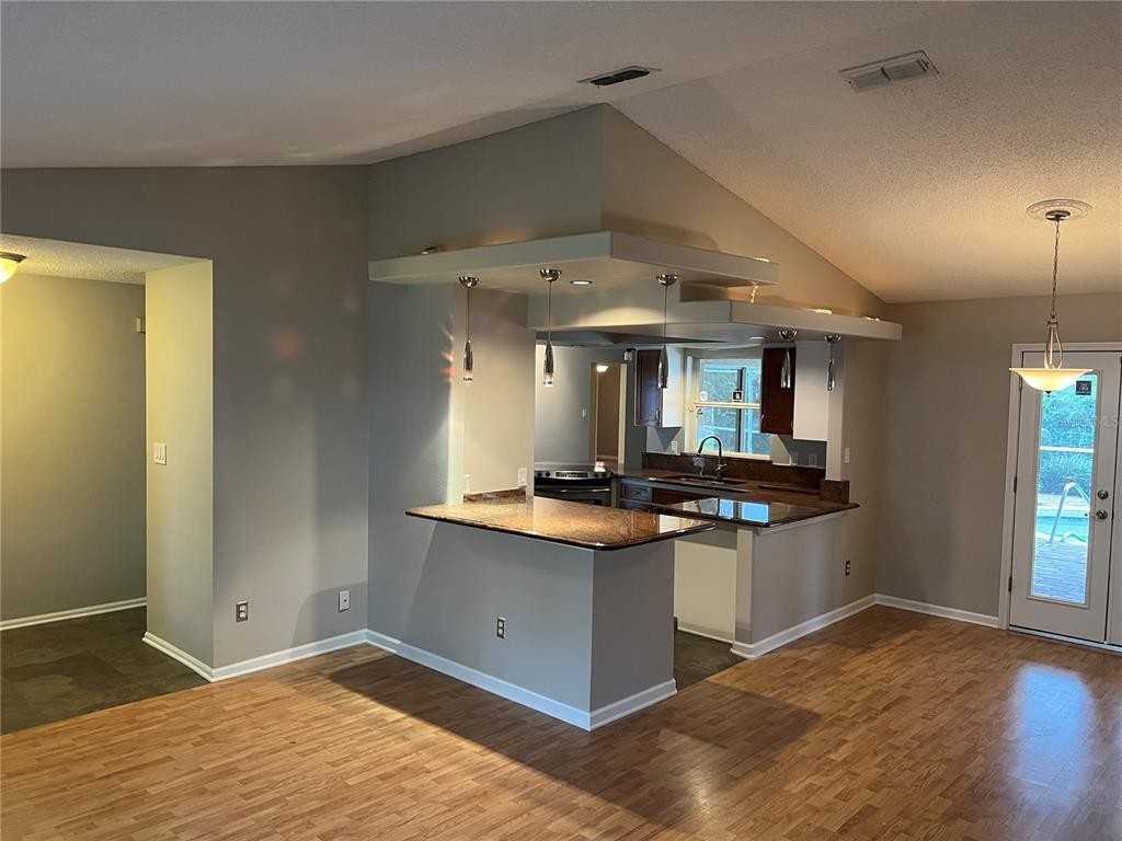 8220 Wellsmere Circle - Photo 3 of 21